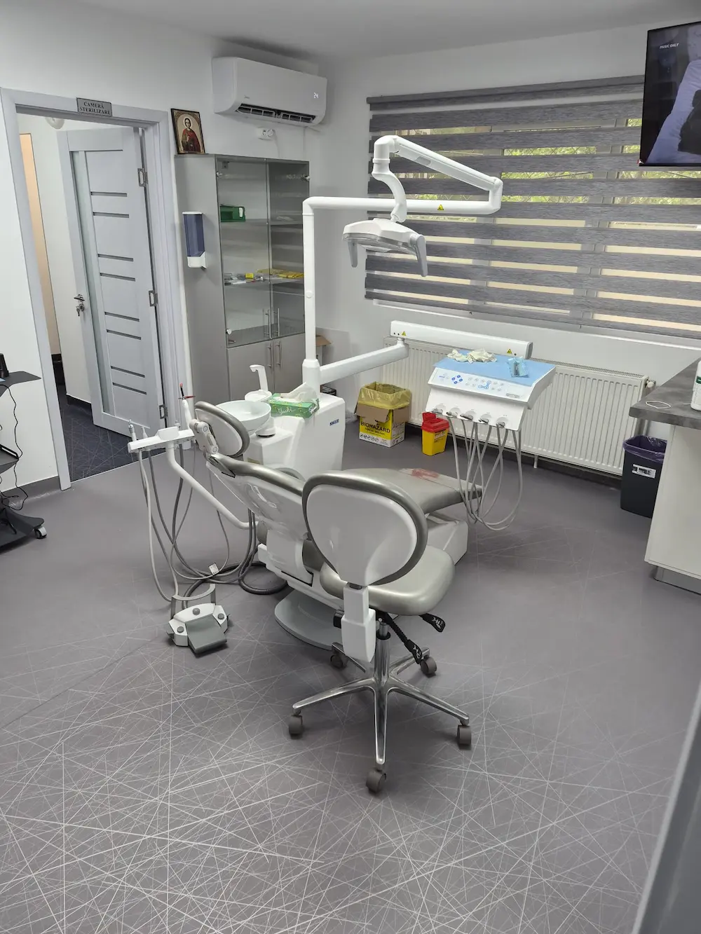 Unit si echipamente stomatologice
